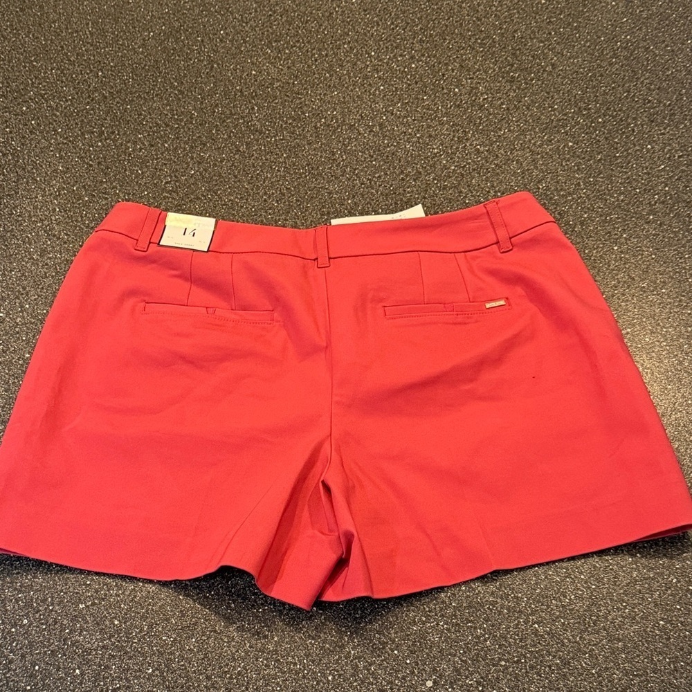 WHITE HOUSE BLACK MARKET - size 14 shorts - Picture 4 of 4